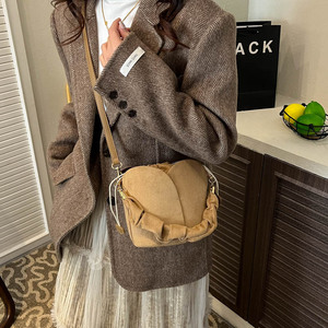 Cross-Border Women's <b>Bag</b> Spring New Design Matte Suede Basket <b>Bag</b> High-End Petal Handheld Crossbody Bucket <b>Bag</b> Tanjing - Product Image 4
