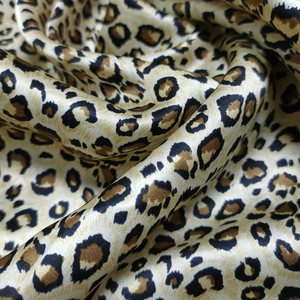 OEM RTS 100% <span class=keywords><strong>soie</strong></span> de luxe personnalisé tissu imprimé numérique pour l'impression de vêtements tissu personnalisé impression <span class=keywords><strong>soie</strong></span> - Product Image 6