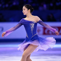 Robe de patinage artistique à manches longues et épaules dénudées, dégradé bleu-violet avec strass, en tissu mesh pour compétitions sur glace adultes et enfants