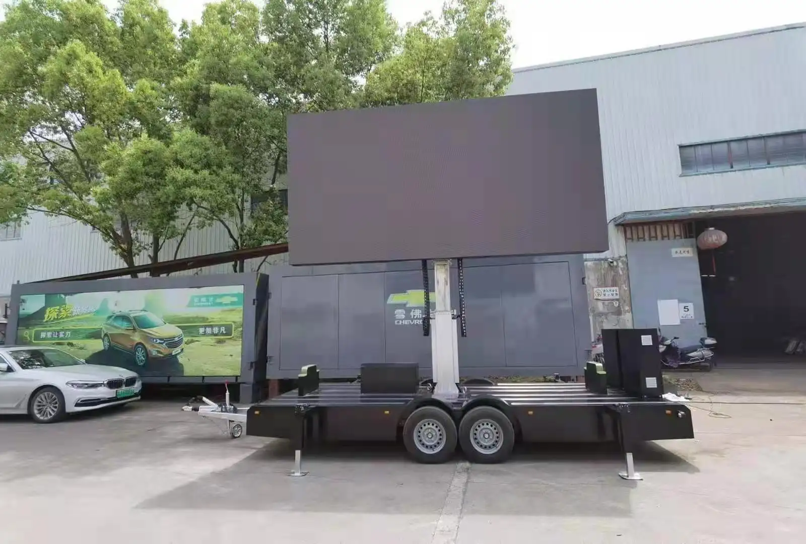Outdoor Full Color Led Mobiele Trailer Scherm P4mm Led Display Screen