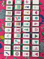 Caja de Cartón Acrílica de Cuatro Capas con Patrón Triangular Rosa Claro de Lujo para Mahjong, Embalaje para Venta al Por Mayor Internacional