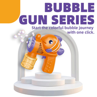 Pistolet à bulles électrique 8 trous pour jeux d'extérieur, série de créateurs de bulles en forme de poisson de dessin animé pour l'extérieur