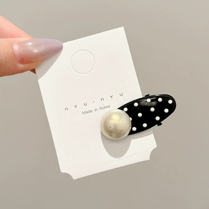 Pinza para el pelo con perlas y lunares para mujer, nuevo estilo 2025, pinza para flequillo lateral, accesorio para el pelo de la frente, horquilla, popular en línea. - Product Image 4