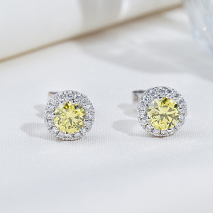 ต่างหูเพชรเม็ดกลมสีเหลืองทองคำขาว 9K รุ่น MSE-956 จาก Messi Jewelry สำหรับผู้หญิง - Product Image 2
