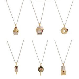 Collana della Serie Dolci e Dessert con Ciondoli a Forma di Ciambella, Cupcake, Gelato e Vasetto di Miele - Accessori Moda - Product Image 4