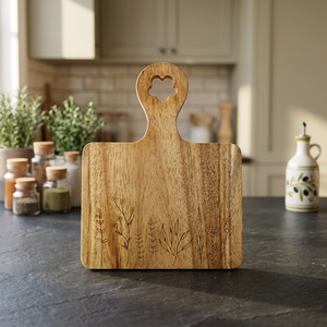 Planche à découper en bois avec poignée découpée en forme de fleur, motif de fleurs sauvages sculptées, bloc de découpe, nouveauté, ustensile de cuisine, décoration de table - Product Image 1