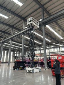 מנוף נייד הידראולי MRT בעל הנעה עצמית - כושר נשיאה 320 ק\\\"ג, מבנה פלדה, הפעלה בשלט רחוק - Product Image 3