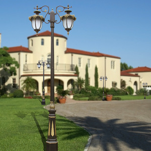 Lampadaire de jardin extérieur à double tête en laiton avec abat-jour en verre, lumière blanc chaud 2700K, IP66, détecteur de mouvement, alimenté par énergie solaire, AC 220V - Product Image 2