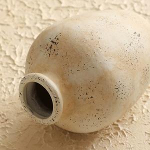 Großhandel Wohndekor Indoor Dekorative Tischvase Beige Handgefertigte Keramik Tonvase Terrakotta Blumenvase - Product Image 2