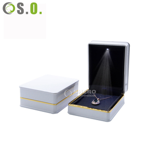 Emballage de bijoux blanc de luxe, boîte personnalisée de nouvelle conception, boîte à bijoux en cuir PU, emballage de boîtes à bijoux personnalisées - Product Image 1