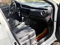 Популярный подержанный автомобиль: Toyota Corolla 2017 года, 1.2T S-CVT GL, бензин, 116 л.с., 185 Нм, экономичный, в отличном состоянии.