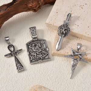 Pendentif Marteau Viking Nordique Punk en Acier Inoxydable Plaqué Or, Motif Géométrique, Bijou Unisexe Tendance, Vente en Gros - Product Image 3