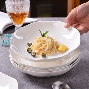 Assiettes en céramique de forme irrégulière, couleur blanche unie, compatibles lave-vaisselle, pour usage domestique et fêtes. - Product Image 2
