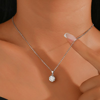 Kalung Liontin Lingkaran Moissanite Perak S925 Enam Cakar Rantai Klavikula Pasokan Langsung Pabrik Mewah Elegan Serbaguna