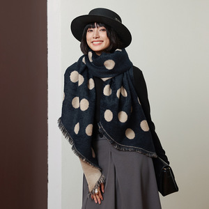 Vente en gros de cape poncho à pois avec franges, style coréen, écharpe châle mignonne pour femme, automne hiver - Product Image 1