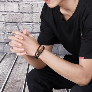 Ouj Bijoux Acier Inoxydable Haute Qualité <span class=keywords><strong>Guitare</strong></span> Cuir <span class=keywords><strong>Corde</strong></span> Tressé Multi-couche <span class=keywords><strong>Bracelet</strong></span> Rétro <span class=keywords><strong>Bracelet</strong></span> En Cuir Pour Hommes - Product Image 3