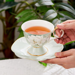 Juego de Tazas y Platos de Cerámica con Diseño Floral de Loto, Color Verde, Personalizable con Logotipo, para Café y Té, Hecho de Porcelana Fina - Product Image 2