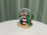 Thème de noël 3d personnalisé surf Santa sculpture statue dessin animé figurine résine artisanat boule à neige vacances art affichage cadeaux souvenir