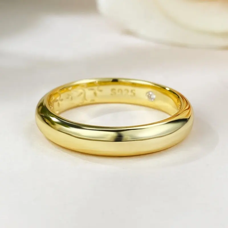 Женское обручальное кольцо с золотым покрытием