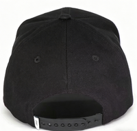 Zwarte logo geborduurde verstelbare baseballcap voor sport en casual wear