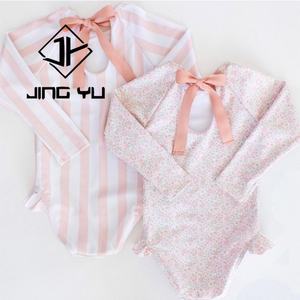 Maillot de bain une pièce imprimé à manches longues de protection solaire de plage professionnel d'usine, bikini pour filles en nylon de haute qualité personnalisé - Product Image 3