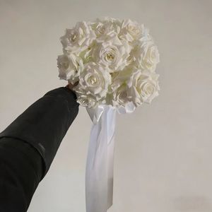 Bloemen voor de bruidsgang, moderne kerk, op maat gemaakte bloemenkolom, bloemen voor de krukjes, kunstzijde lint, bijpassende set paar. - Product Image 5