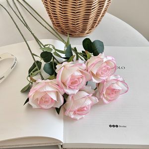 Fleur artificielle en gros, rose beige en soie pour la décoration de mariage - Product Image 1