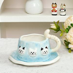แก้วกาแฟเซรามิคพร้อมจานรองลายแมวเพ้นท์มือ ดีไซน์หางแมวสุดสร้างสรรค์ ด้ามจับรูปอุ้งเท้าแมว สวยงามระดับพรีเมียม - Product Image 3