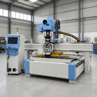 Routeur CNC 3 axes YIHAI durable pour le travail du bois, 380V, précision 0,025 mm, broche 3,5/4,5/5,5 kW, garantie 2 ans pour le bois dur