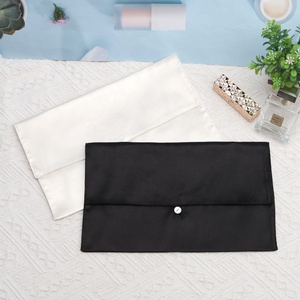 Bolsa de satén gruesa de lujo con logo personalizado impreso para ropa, extensiones de cabello, paquetes de pelucas, embalaje, bolsa guardapolvo de satén de seda mate blanca y negra - Product Image 3
