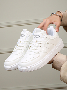 Chaussures décontractées d'extérieur pour femmes, baskets blanches pour femmes, chaussures de sport printemps-automne, chaussures de skateboard, baskets en cuir confortables et tendance - Product Image 2