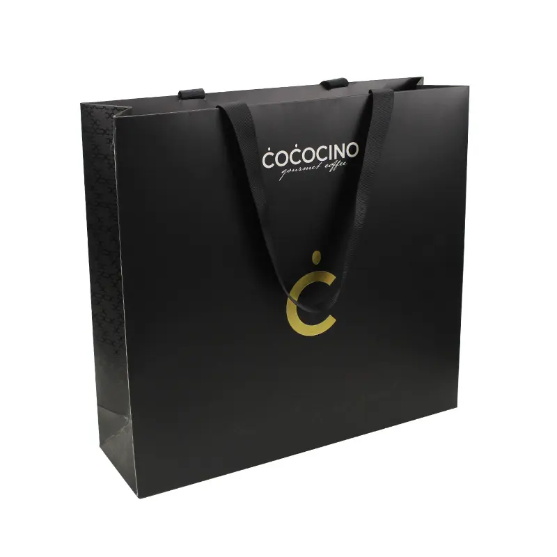 Design personalizzato nastro manico nero gioielli di lusso cosmetici regalo di abbigliamento per lo Shopping Packaging 250 gsm Art sacchetto di carta per i vestiti