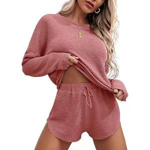 Vêtements de sport décontractés pour femmes grandes tailles en gros, respirants, couleur unie, haut à manches longues, short à lacets, pyjama de printemps, deux pièces - Product Image 5