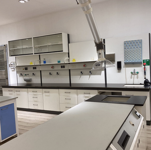 โต๊ะทดสอบเหล็ก โต๊ะปฏิบัติการในห้องปฏิบัติการ โต๊ะทำงานในห้องแล็บ เฟอร์นิเจอร์ห้องแล็บสำหรับโรงเรียนหรือมหาวิทยาลัย - Product Image 3