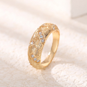 Anello Intrecciato Vintage Italiano per Donne, Elegante Gioiello da Dito alla Moda - Product Image 2