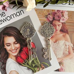 Double Pack Alliage de Zinc Jésus Saint Benoît Clé Bénédiction pour Protection Maison Porte Cintre Catholique Cadeaux Llave De San Benito - Product Image 4