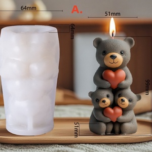 Molde de Silicona con Osos Familiares Abrazando un Corazón - Hornea Amor, Comparte Alegría - Product Image 3