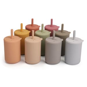Ensemble d'apprentissage anti-déversement personnalisé en gros avec paille en silicone et couvercle pour tout-petits et bébés - Product Image 4
