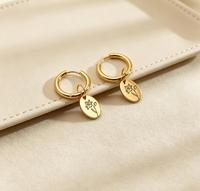 Anting Bunga Stainless Steel Pendientes De Acero Inoxidable Al Por Mayor Anting Nama Kustom Anting Bunga untuk Wanita