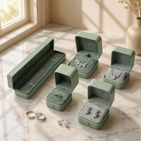 Boîte à bijoux élégante et écologique de luxe avec logo personnalisé, en cuir PU, doublure en daim, pour bagues, pendentifs, colliers, boîte à bijoux