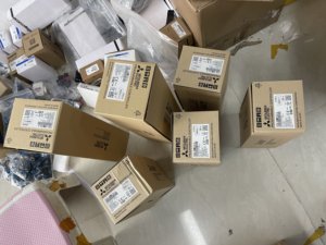 คอนโทรลเลอร์แบบตั้งโปรแกรมได้ของมิตซูบิชิ รุ่น FX3U-128MR/ES-A, FX3U-64MR/ES-A ของแท้ใหม่ 100% - Product Image 1