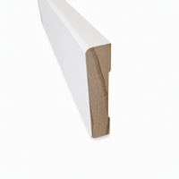 Plinthe décorative murale en gesso blanc apprêté, prête à la peinture pour l'intérieur de la maison