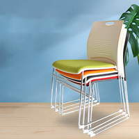Chaises de bureau modernes et empilables à bascule, sans accoudoirs, avec structure métallique étanche, idéales pour salles de formation – Vente chaude
