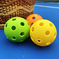 Ballons de pickleball durables et colorés à 26 trous, fabriqués sur mesure par le fabricant, en PP moulé par injection, lot de 6, pour l'entraînement et le divertissement