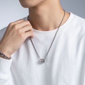チタン鋼シルバーメッキミニマリストトリプルリングユニセックスペンダントネックレス（ボックスチェーン付き） - Product Image 4