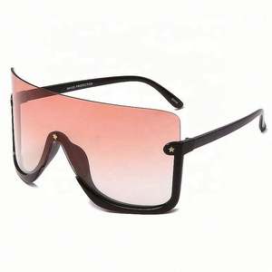 Gafas de Sol de Moda 2021 con Logotipo Personalizado, Montura Grande de Lujo, con Remaches, Protección UV400, de una Pieza, Degradado, para Mujer - Product Image 5