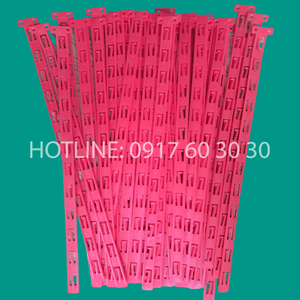 ที่แขวนโชว์สินค้าพลาสติก Nhua Mat Troi รุ่น MSP102 แถบแขวนขนม PP ทนทาน สีและโลโก้สั่งทำได้ - Product Image 3