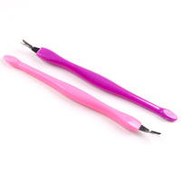 TSZS vente en gros usine en forme de V en plastique cuticule poussoir tondeuse dissolvant peau morte pratique Nail Art outils