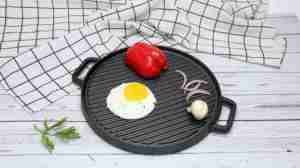 Piastra Reversibile in Ghisa Pretrattata da 30cm - Griglia e Superficie Piatta, Adatta al Forno, Perfetta per Gas, Induzione, Barbecue - Product Image 6