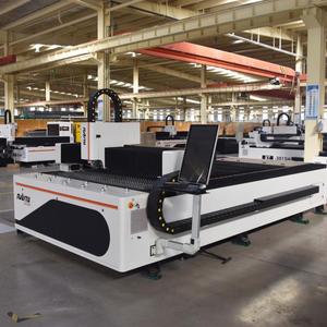 Máquina de Corte por Láser de Fibra de Fábrica Raytu, 3000W, Control Cypcut, 3 Ejes CNC, Cortadora de Chapa de Acero Inoxidable - Product Image 1